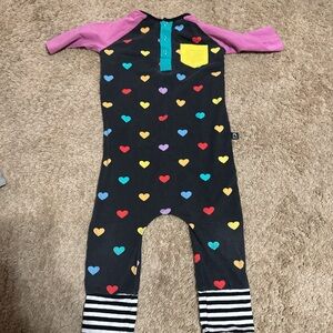 Rags to Raches Black Heart-Print Romper with Pink Sleeves